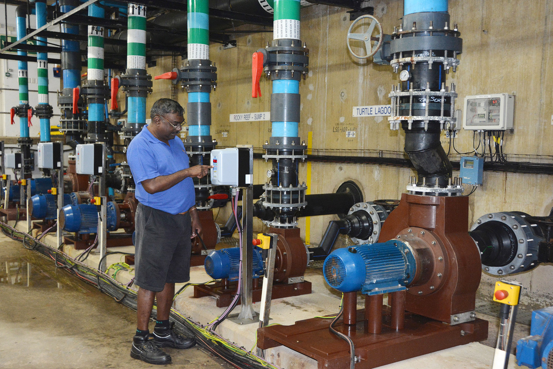 lifesupport-system-plant-room-aquarium-animal-care-technical-SAAMBR